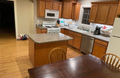 Village of Pewaukee House | Spacious Pewaukee Lake/Pier Access Home