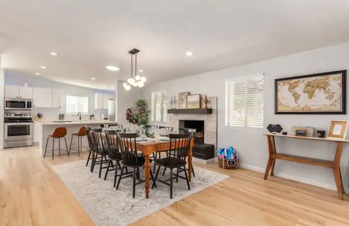Oracle Heights Estates House | Spacious Pomona Oasis with Pool Spa Pickleball Putting Green and Game Room