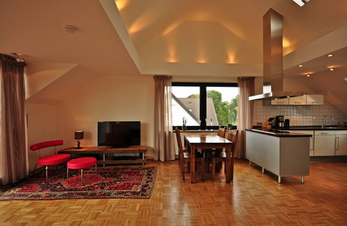 Bielefeld Apartment | Spacious, prestigious and comfortably furnished 3-room apartment