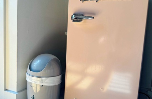 Bushwick House | Spacious Private Bushwick Bedroom - Close to Subways,Manhattan & Pet-Friendly!