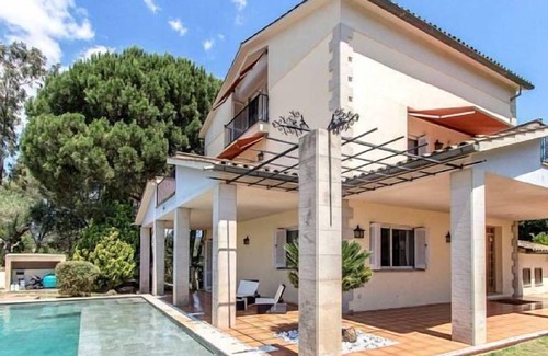 Piera Villa | Spacious Private Luxury Villa near Barcelona Castle & Wine zone
