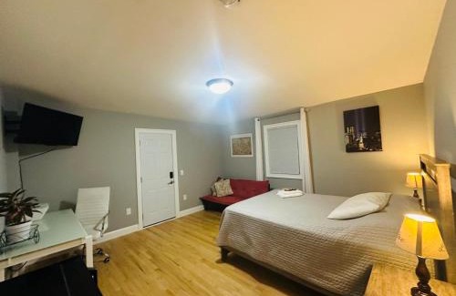 Fairfax House | Spacious Private Suit Room Fairfax City