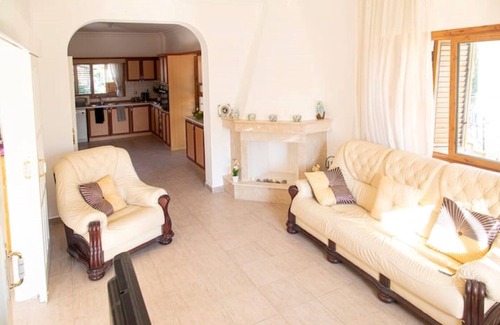 Trikomo Villa | Spacious Quiet Family Villa With Panoramic Views. 1 min to Waterpark & Beach