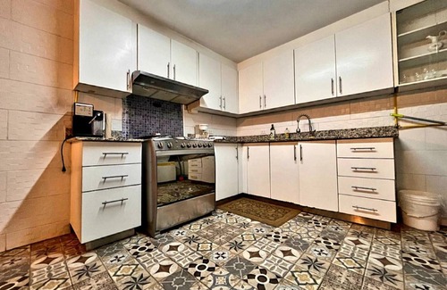 El Cangrejo Apartment | Spacious, Renovated, 2Hb in style and with Pool