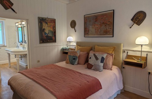 Presnoy Bed & Breakfast | Spacious room, private entrance, pets allowed, WiFi