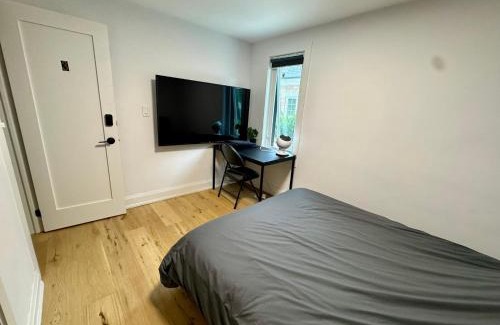 Kingsview Village Apartment | Spacious Room3, Airport, Free Pkg, Sep Entrance, New Reno, Shared bathroom