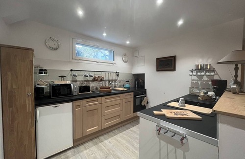 Cauterets Apartment | Spacious rooms in Cauterets, private garden, pets allowed