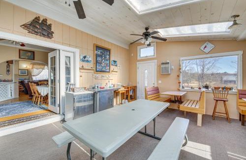 Bristol House | Spacious Round Pond House with On-Site Trail Access!
