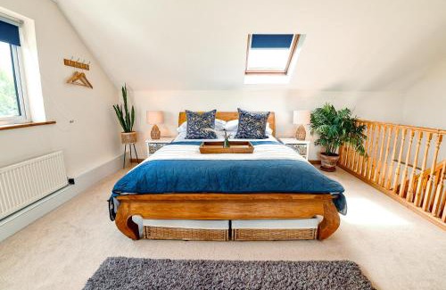 Gwithian Apartment | Spacious Sea-View Apt. Overlooking St Ives Bay