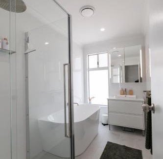 Woodridge House | Spacious & Secluded Bush Retreat