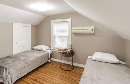 Rochester House | Spacious Steps to Strong/UofR by Airpt/Dwtn/RIT