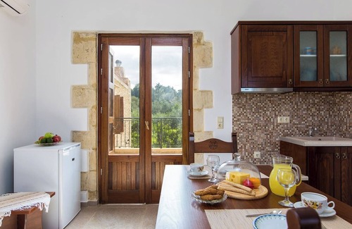 Margarites Villa | Spacious stonebuilt villa in a tranquil setting!