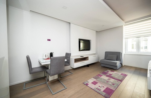 Old Town Apartment | Spacious studio with Cathedral View