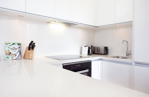 Glebe Apartment | Spacious Studio With Balcony in Inner-City Glebe