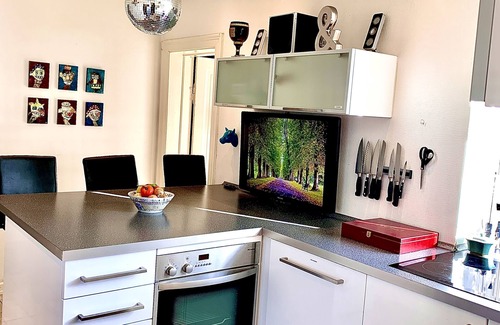 København NV Apartment | Spacious, Stylish Apartment, king-size beds, fast WiFi, office, close to centrum