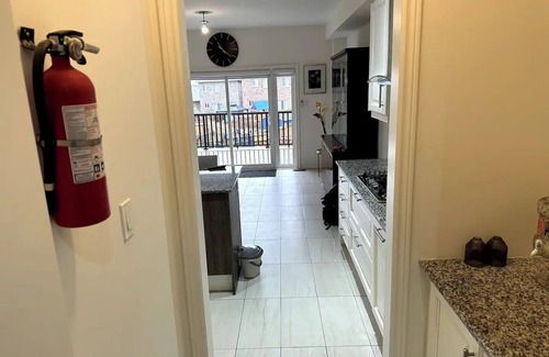 Bowmanville House | Spacious, Stylish & Tranquil Gem near Town Center!