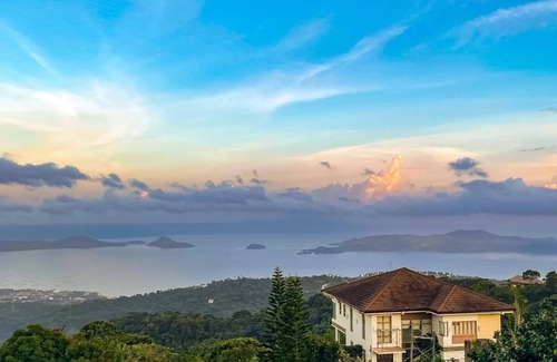 Tagaytay Resort | Spacious Tagaytay Retreat for 12pax