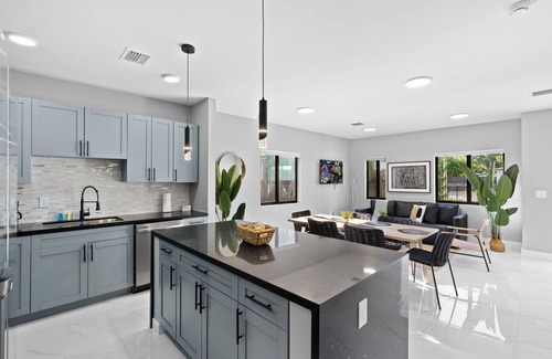 Allapattah House | Spacious Townhouse W Free Parking