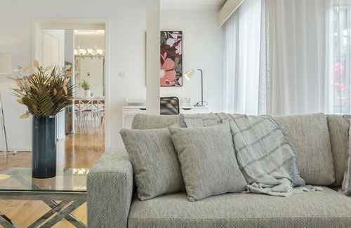 Templestowe House | Spacious Tranquility - 4 Bdrm - Pool, Tennis, Netflix.