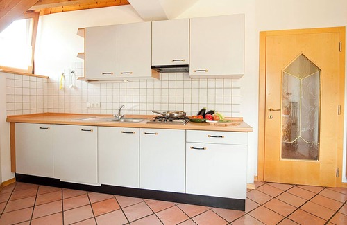 Auer Apartment | Spacious vacation apartment with 5 beds, 10 minutes from Lake Kaltern.