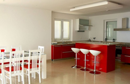 Zavala Villa | Spacious Villa Cruz-panoramic view+pool+Jacuzzi