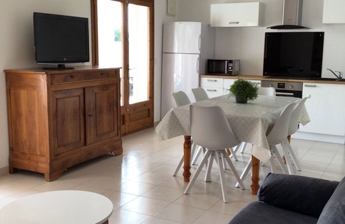 L'Escala House | Spacious villa in a quiet area with pleasant pool area