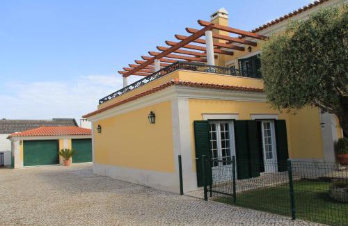 Vila Nogueira de Azeitao Villa | Spacious Villa in Azeitão (with private pool)