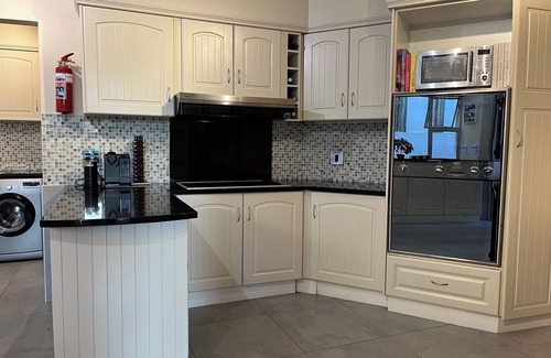 Camps Bay House | Spacious villa in perfect location!