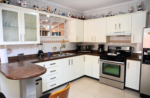 Ponton Villa | SPACIOUS VILLA LA MONA- 4BR-AMAZING GARDEN-POOL