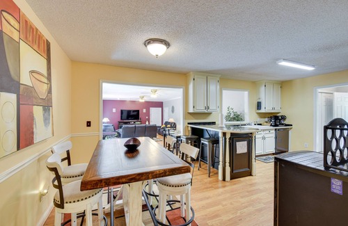 Watkinsville House | Spacious Watkinsville Vacation Rental w/Patio!
