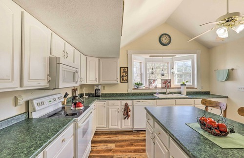 Weaverville House | Spacious Weaverville Vacation Rental Home!