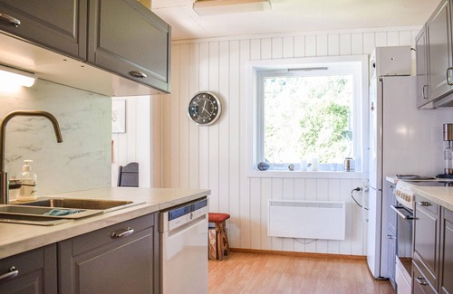 Kvam Apartment | Spacious, welcoming apartment with its own boat and fantastic location on the Hardangerfjord.