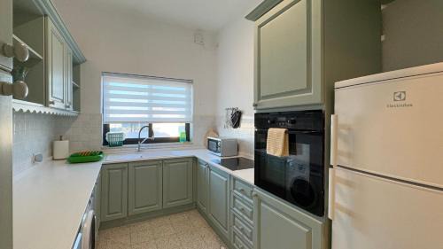 Ta' Xbiex Apartment | Spaciously Cosy 3BD Accomodation in Ta Xbiex - Yacht Marina & Valletta Views