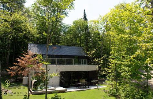 Lac Superieur Village Ski Chalet | SpaHaus #128