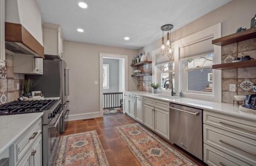 Waupaca House | Spanish Charm 4bed/3bath