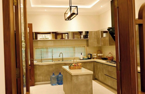 Lahore Villa | Spanish Villa/5 BHK/Raya Golf course & Cinema 2Kms