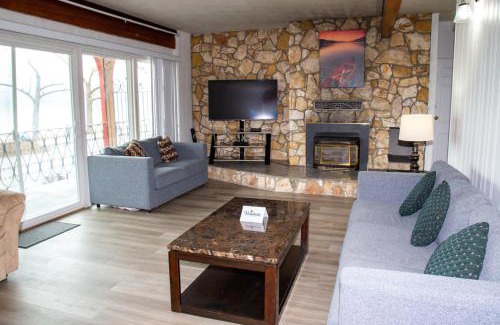 Okanagan-Similkameen Resort | Spanish Villa Resort