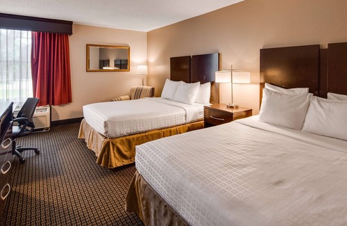 Williamsburg Hotel | Spark by Hilton Williamsburg Historic Area