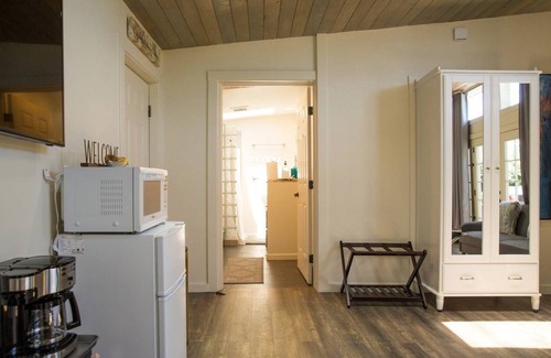 Paradise Valley Apartment | Sparkling Clean Luxury Suite near SF/SFO/BART/CalTrain + EV + Free Parking +WiFi