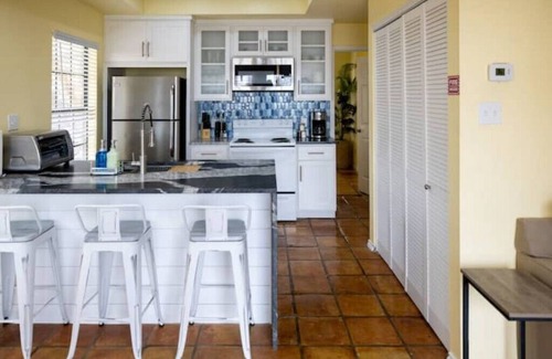 Corpus Christi Apartment | Sparkling Waterfront! Pool/Spa 1BR King Brand NewnBrand New Docks and Slips