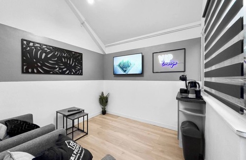 Maerdy Apartment | Special Spa-partment w/Hot Tub,Sauna,Lounge-Maerdy