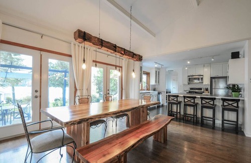Prevost Cottage | Spectacular Lakefront! Bord du lac spectaculaire!