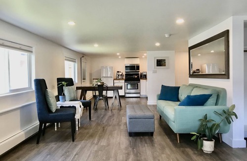 Fairfield Apartment | Spectacular 2-bedroom suite, steps to the Ocean, Park & Village!