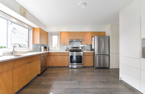 Sidney House | Spectacular 4 Bedroom Oceanfront Beach House