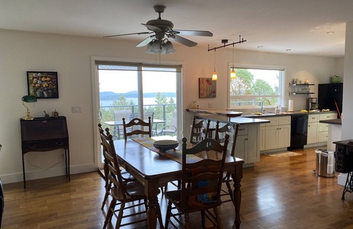 Salt Spring Island House | Spectacular 180° Ocean & Island Views – Your All-Season Escape!