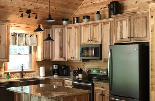 Berkeley Springs Cabin | Spectacular couples retreat, private wooded location, pet friendly, WiFi
