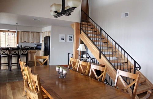 Hope House | Spectacular Lake Views in the Mountains