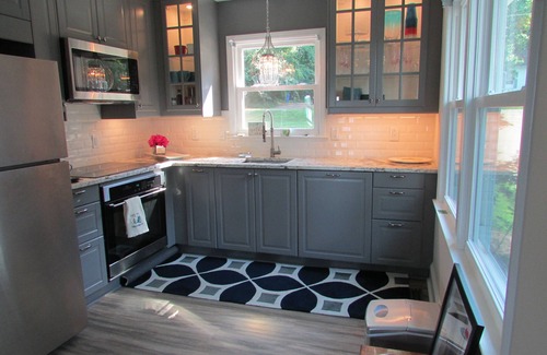 Mayhew House | SPECTACULAR LAKEFRONT MODERN OASIS New to VRBO