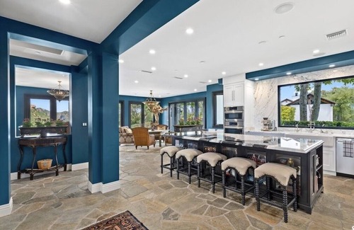 Malibu Villa | Spectacular Mountain and Vineyard views in the middle of the Malibu Wine Trail