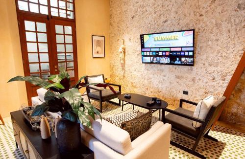 Centro Apartment | Spectacular newly remodelled Colonial House with plunge pool